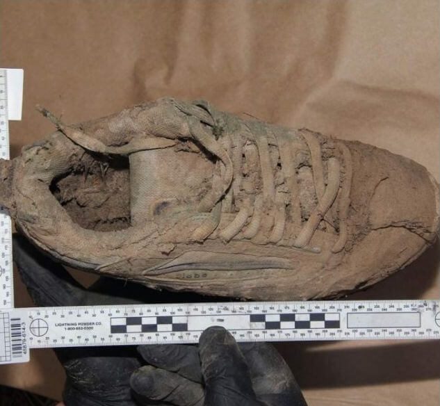 Daniel's shoe and shorts