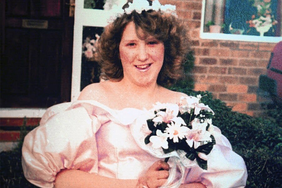 Suzanne Capper