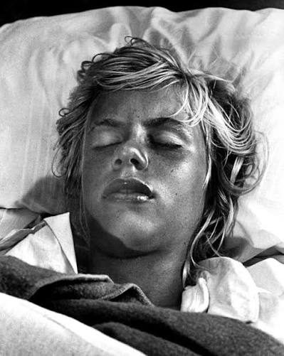 Terry Jo Duperrault after her rescue at sea in November 1961
