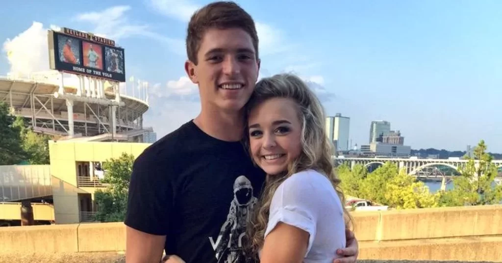 Riley Gaul & Emma Walker